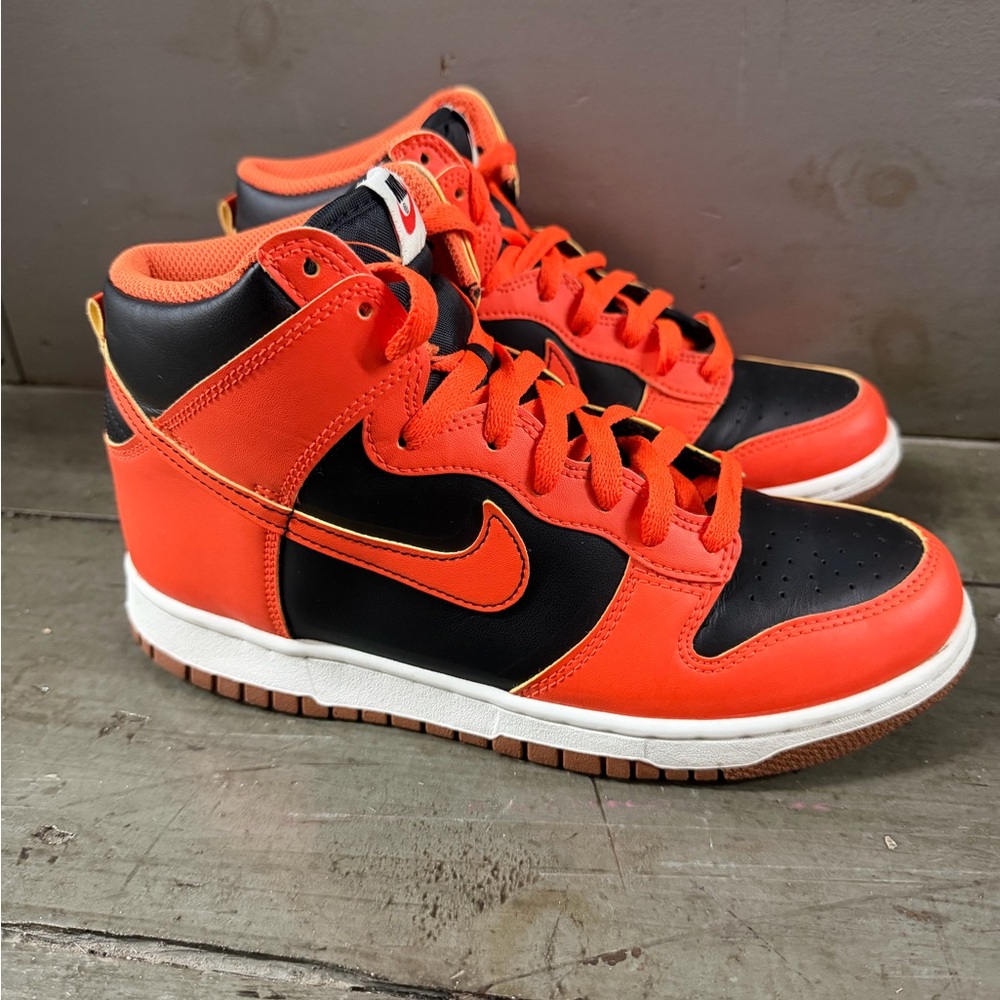 Nike Dunk High "Safety Orange"/Black (DB2179-004) - Youth US7